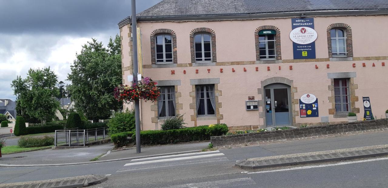 Logis Hotel Le Grand Cerf Ernée Esterno foto