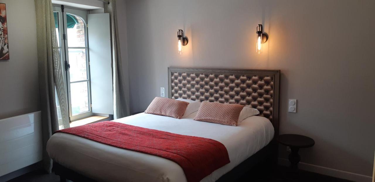 Logis Hotel Le Grand Cerf Ernée Esterno foto