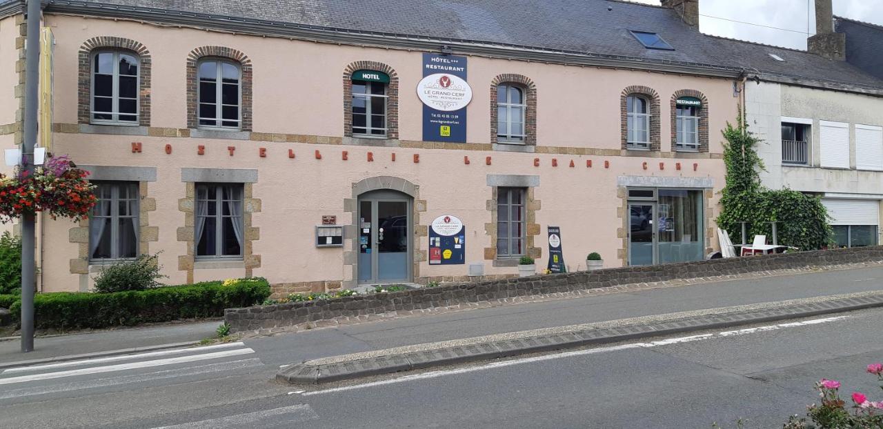 Logis Hotel Le Grand Cerf Ernée Esterno foto